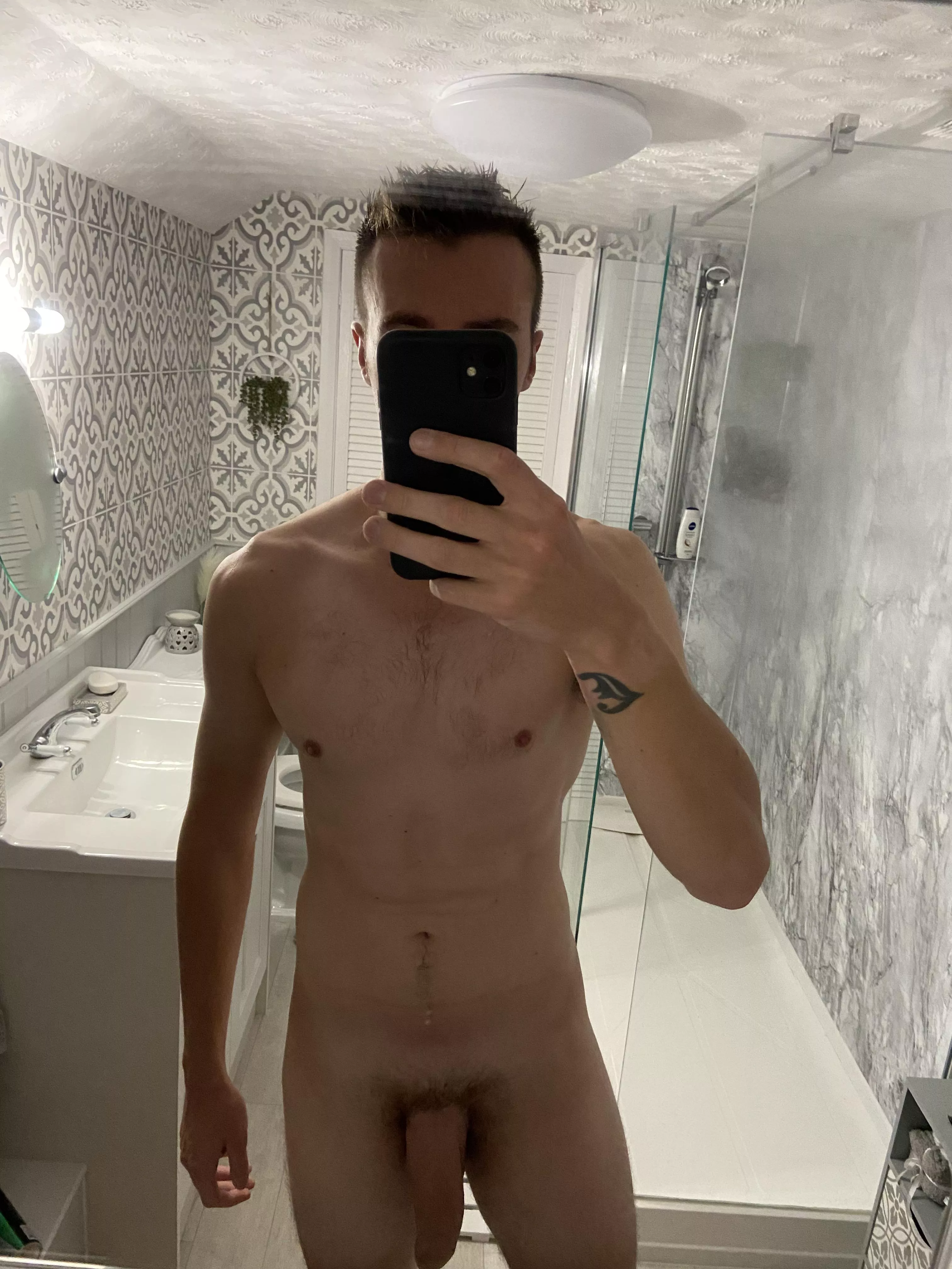 [m] after shower selfie 🤳
