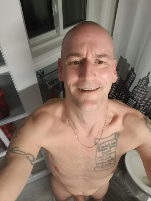 (M) Before shower selfie!