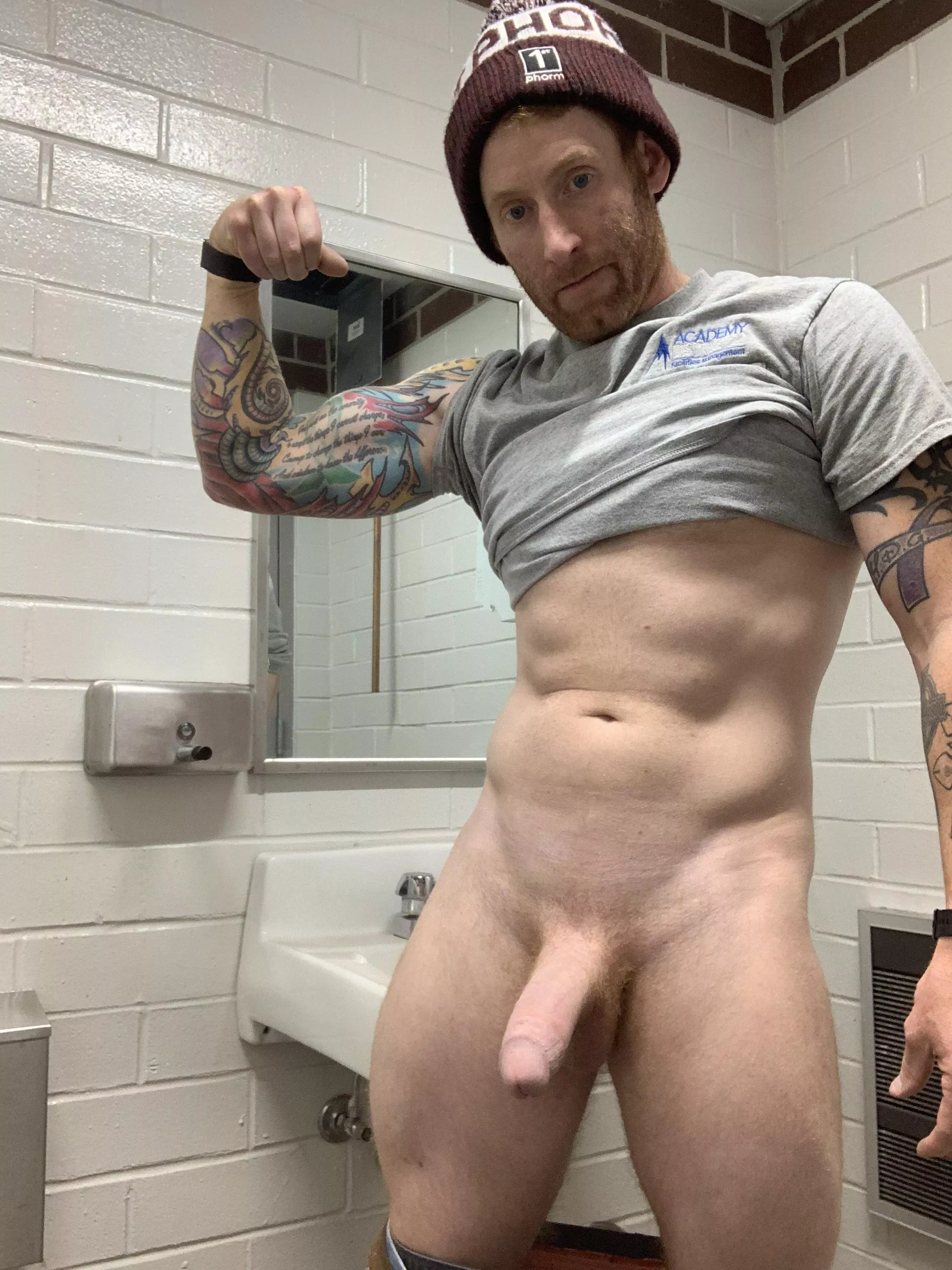 (M) Bored at work. But liking my gym progress. What do you ladies think. Shoot me a message