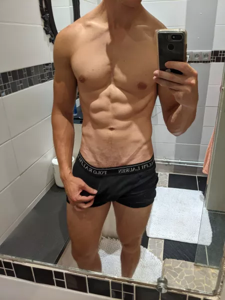 (M) Do I fit in here? (M) Do I fit in here?