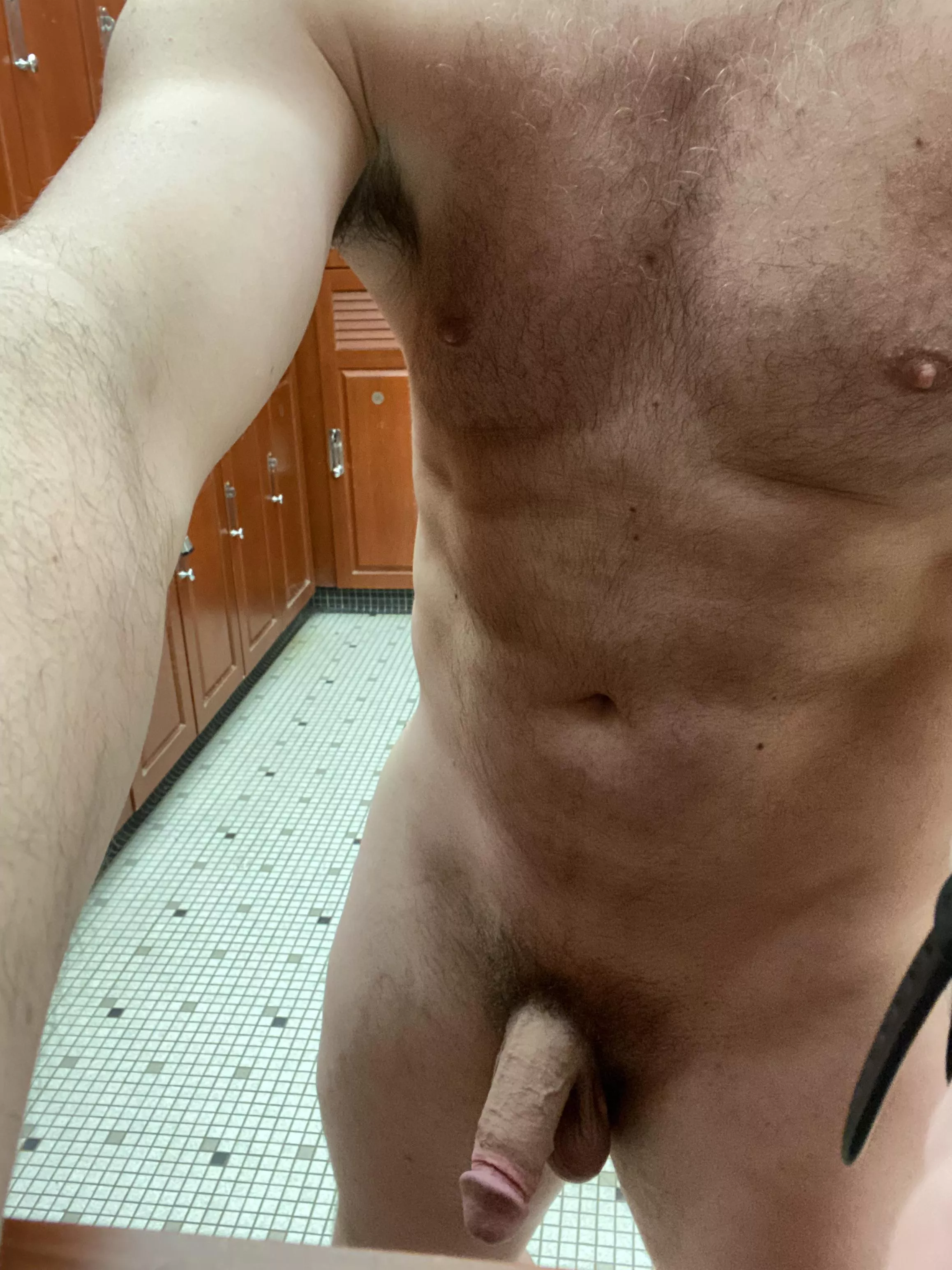 (M) had a great workout, snuck a quick pic to show my progress