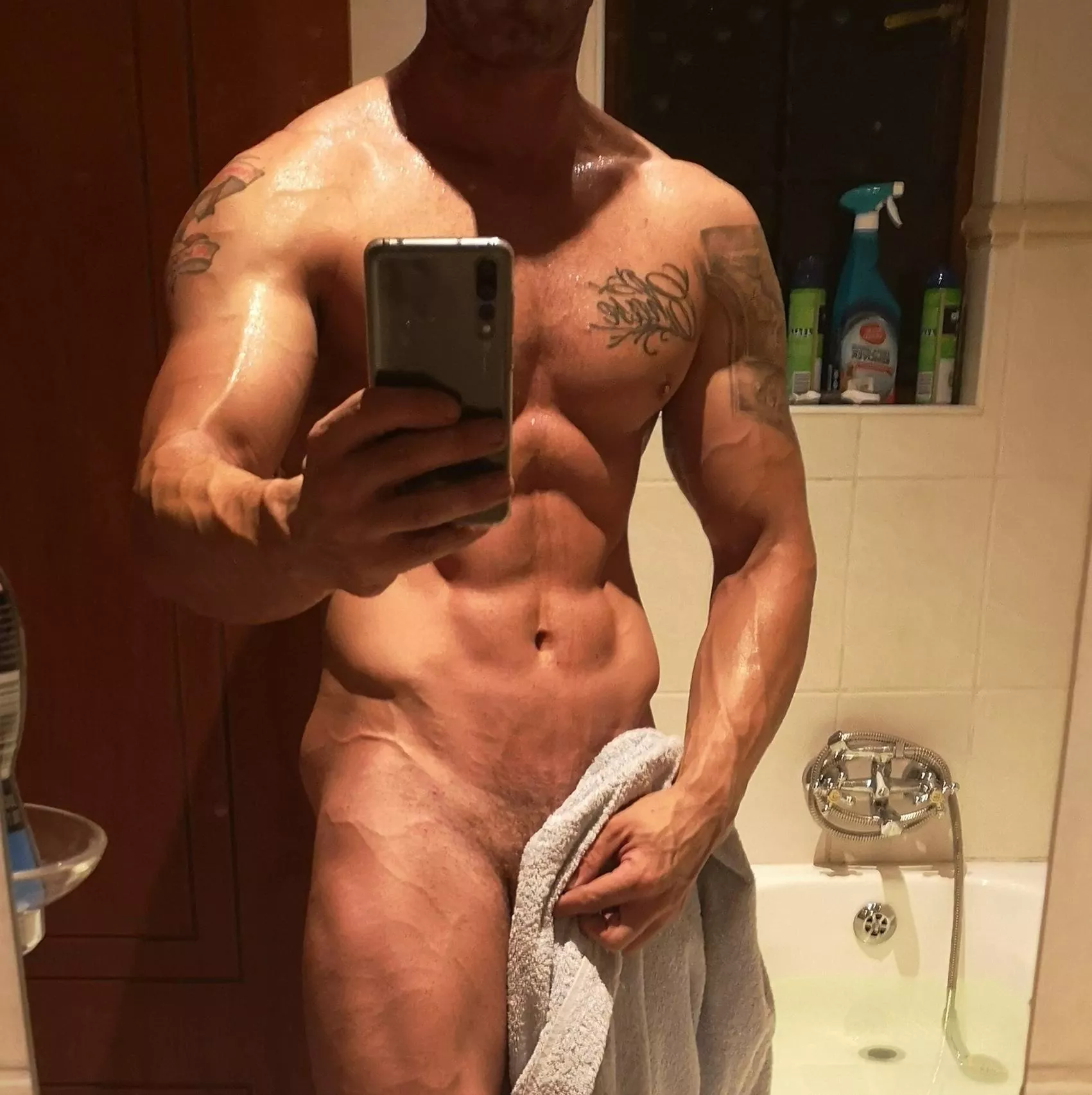 (M) Pre-show condition need a lady workout partner for rub downs and extra cardio