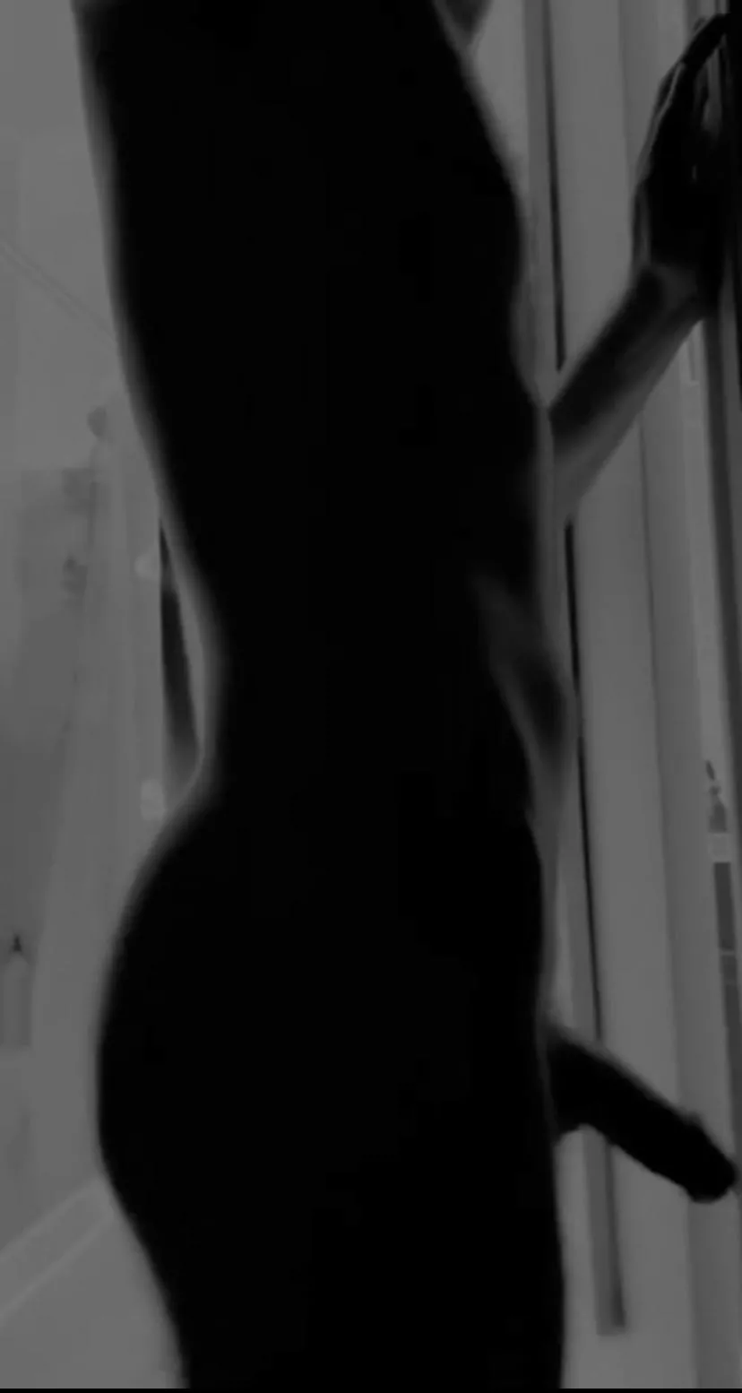 (M) Rate my shadow? 🙃 (M) Rate my shadow? 🙃