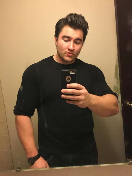 M/31 roll them sleeves up M/31 roll them sleeves up