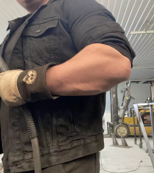 M/31 want to have fun in the workshop with me? M/31 want to have fun in the workshop with me?