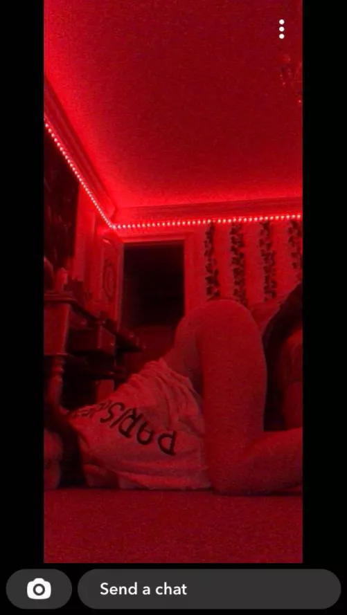 M4F looking for a sugar baby in Delhi. If interested, DM me.