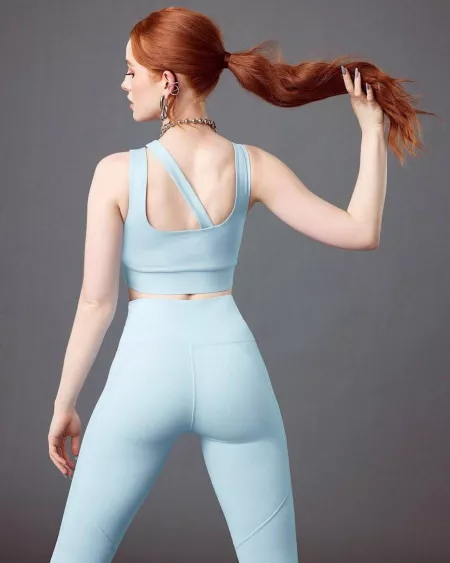 Madelaine Petsch and her perfect booty 🤤 Madelaine Petsch and her perfect booty 🤤