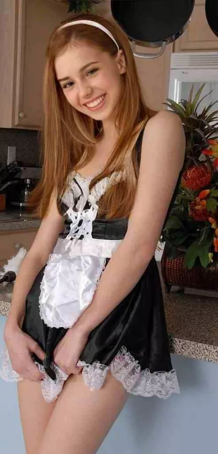 Maid outfit! Maid outfit!