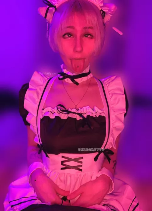 Maids can do ahegao too! Maids can do ahegao too!