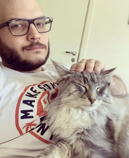 Maiev and I chilling 😊 Maiev and I chilling 😊