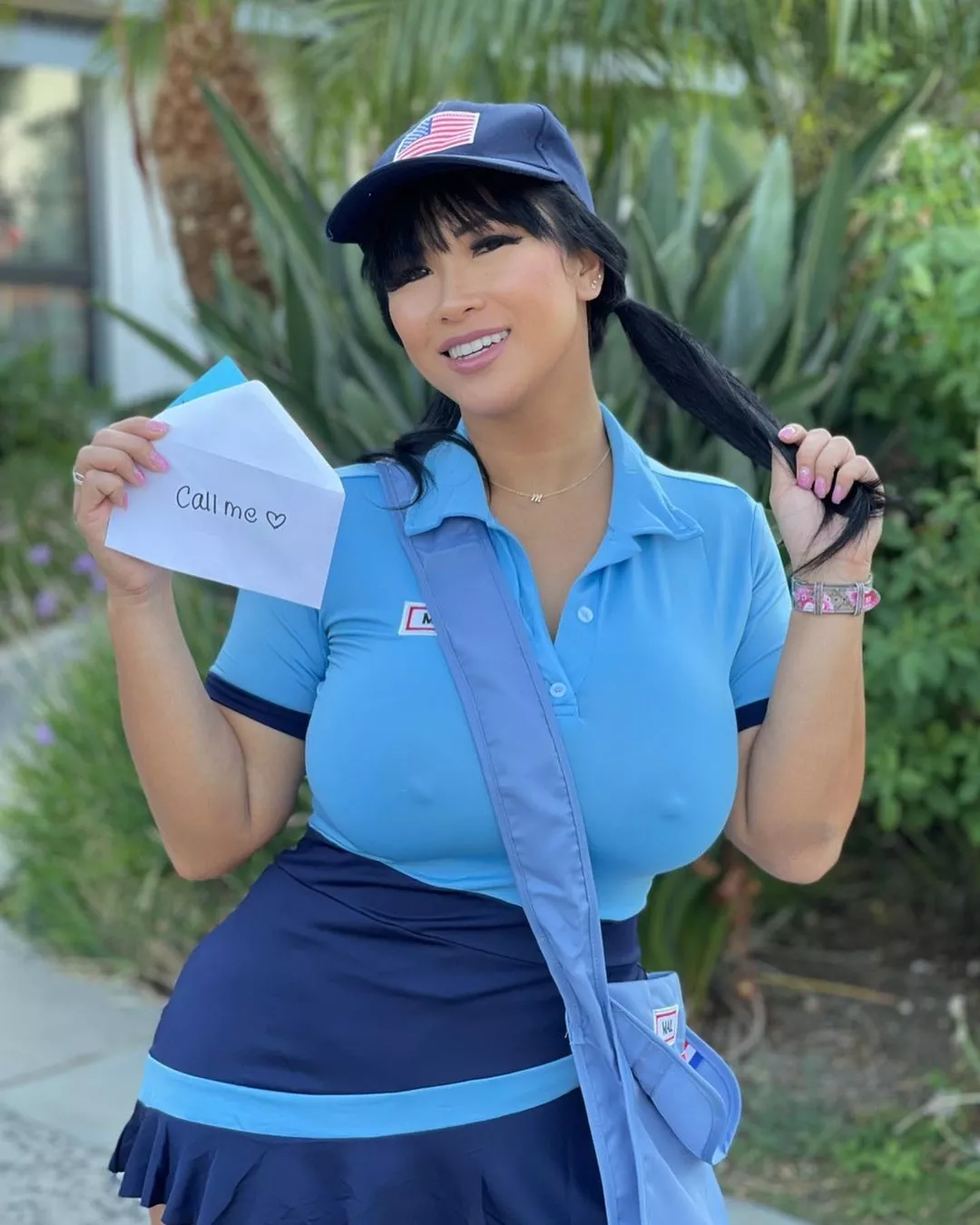 Mailman bimbo Mailman bimbo