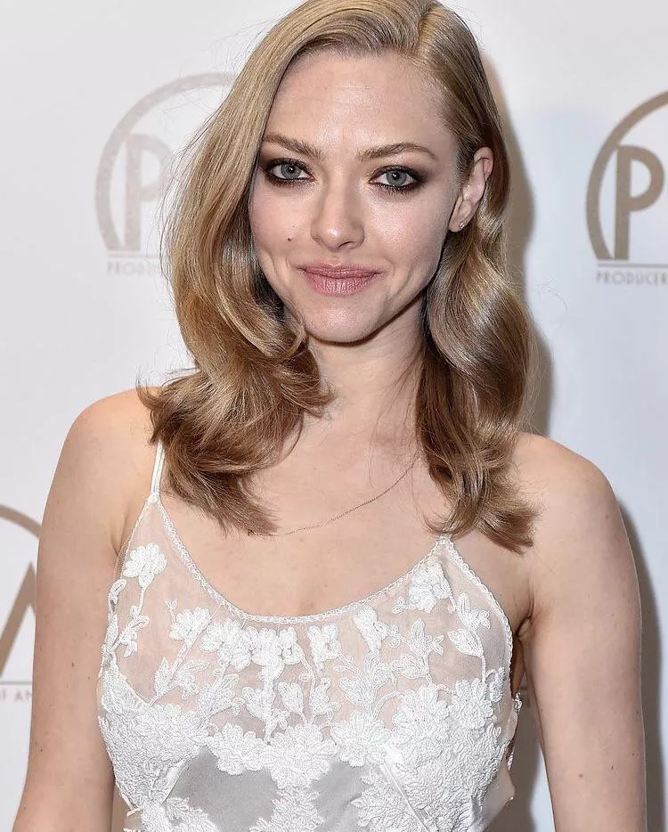 Make me moan for Amanda Seyfried Make me moan for Amanda Seyfried