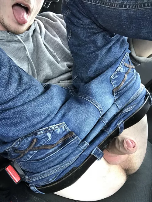 Make out with me while you breed my twink hole 😘