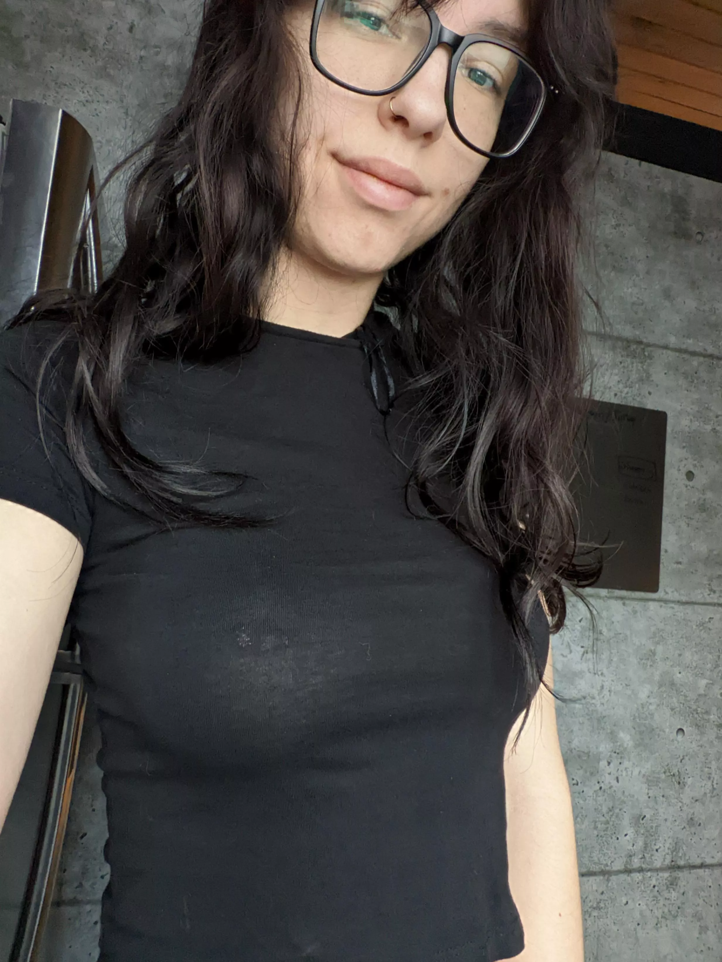 Make sure your screen brightness is up ☀️can you spot my puffy nipples? 😍 (24 F)