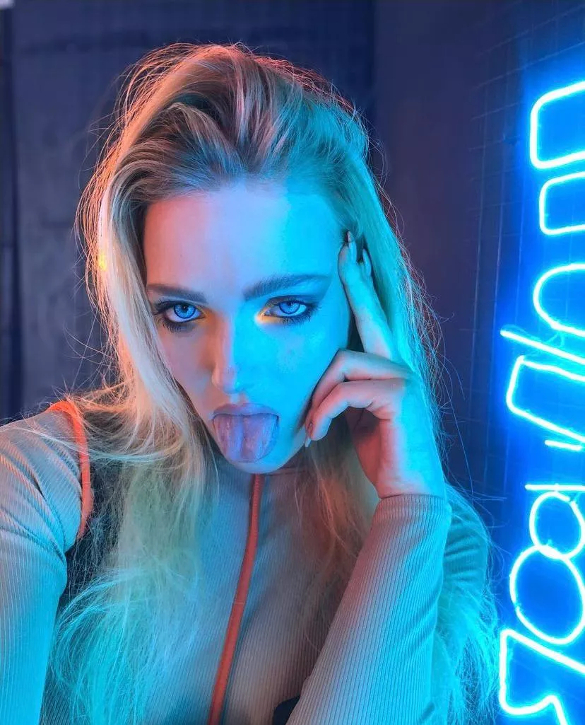 Make that face even prettier) Make that face even prettier)