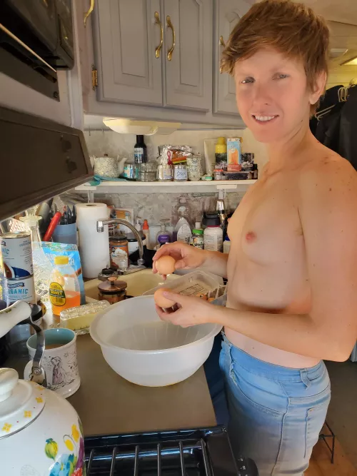 Making some delicious German pancakes 🥞