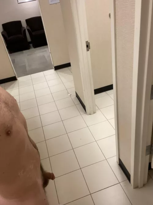 Mall changing room nude shot