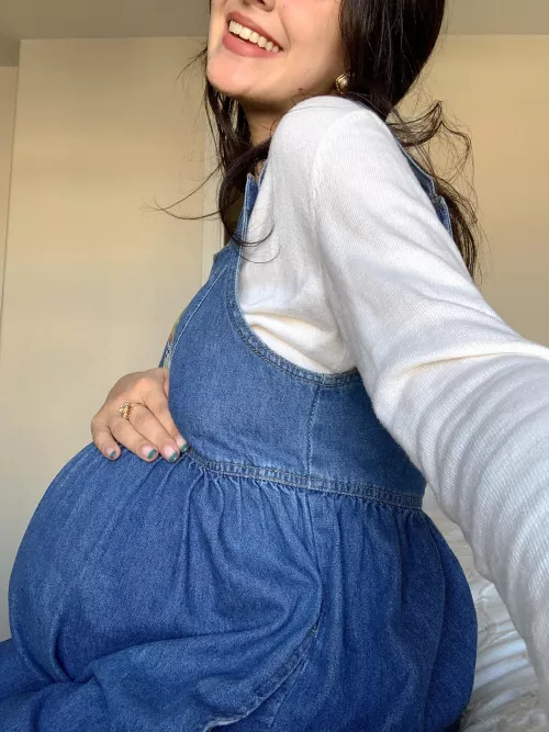 Mama to be π€ with lots of photos shared on Patreon (link in comments)
