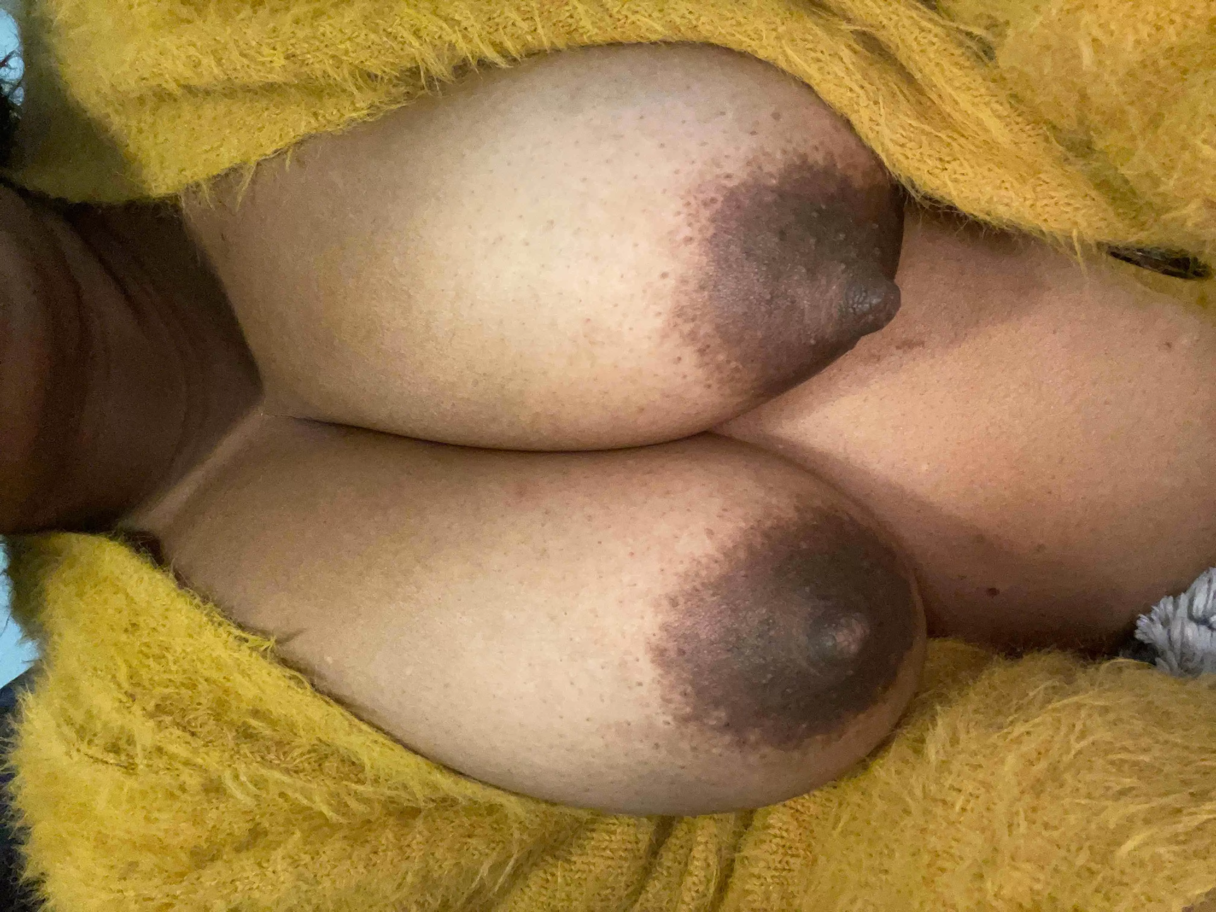 Manhattan or Jersey attractive biracial submissive seeks dominant alpha white master