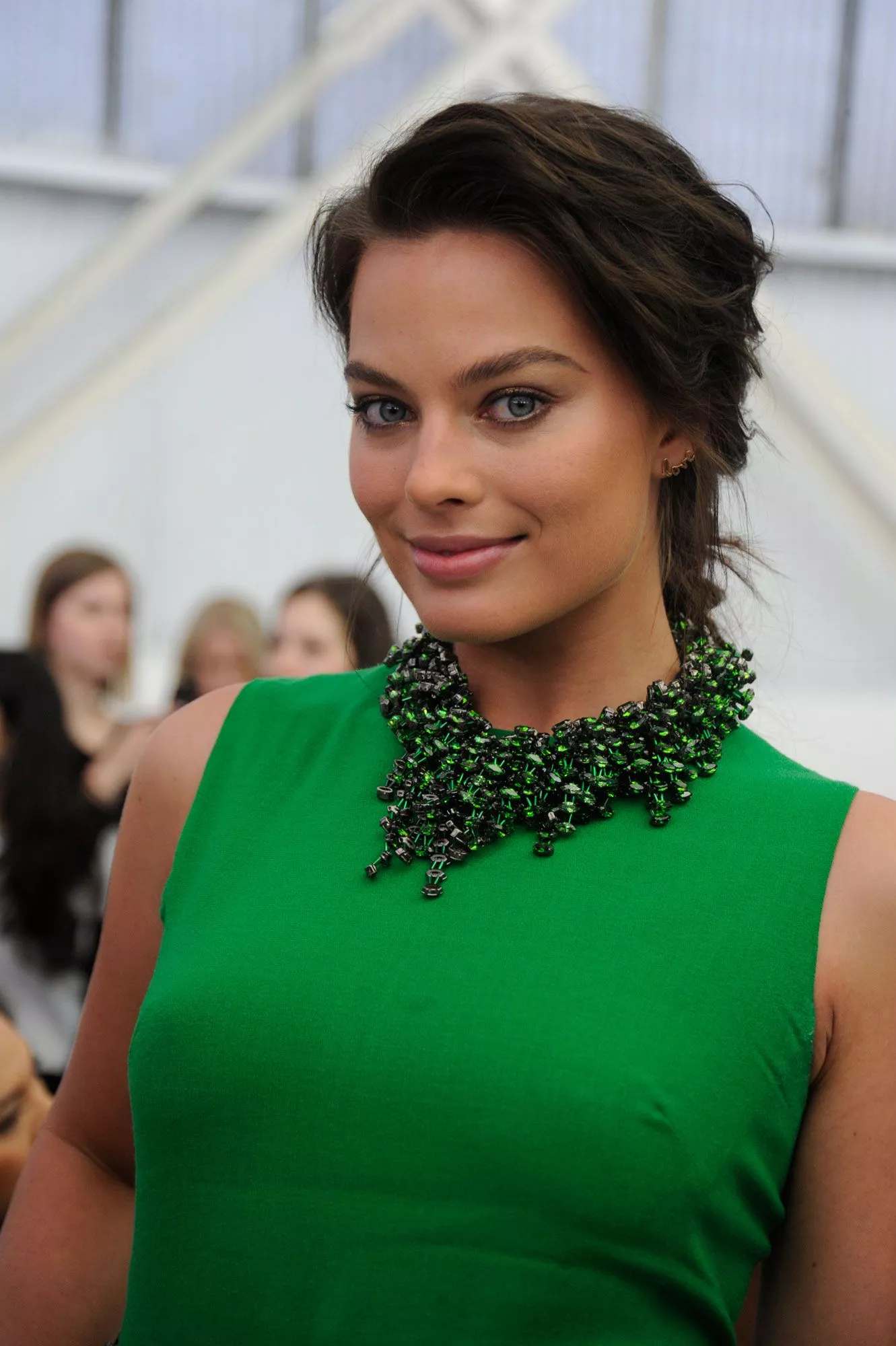 Margot Robbie as a Brunette Margot Robbie as a Brunette
