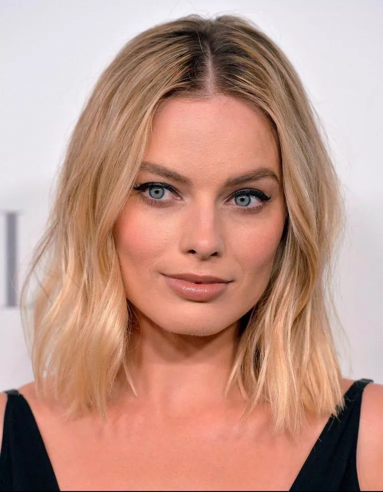 Margot Robbie is a stunner