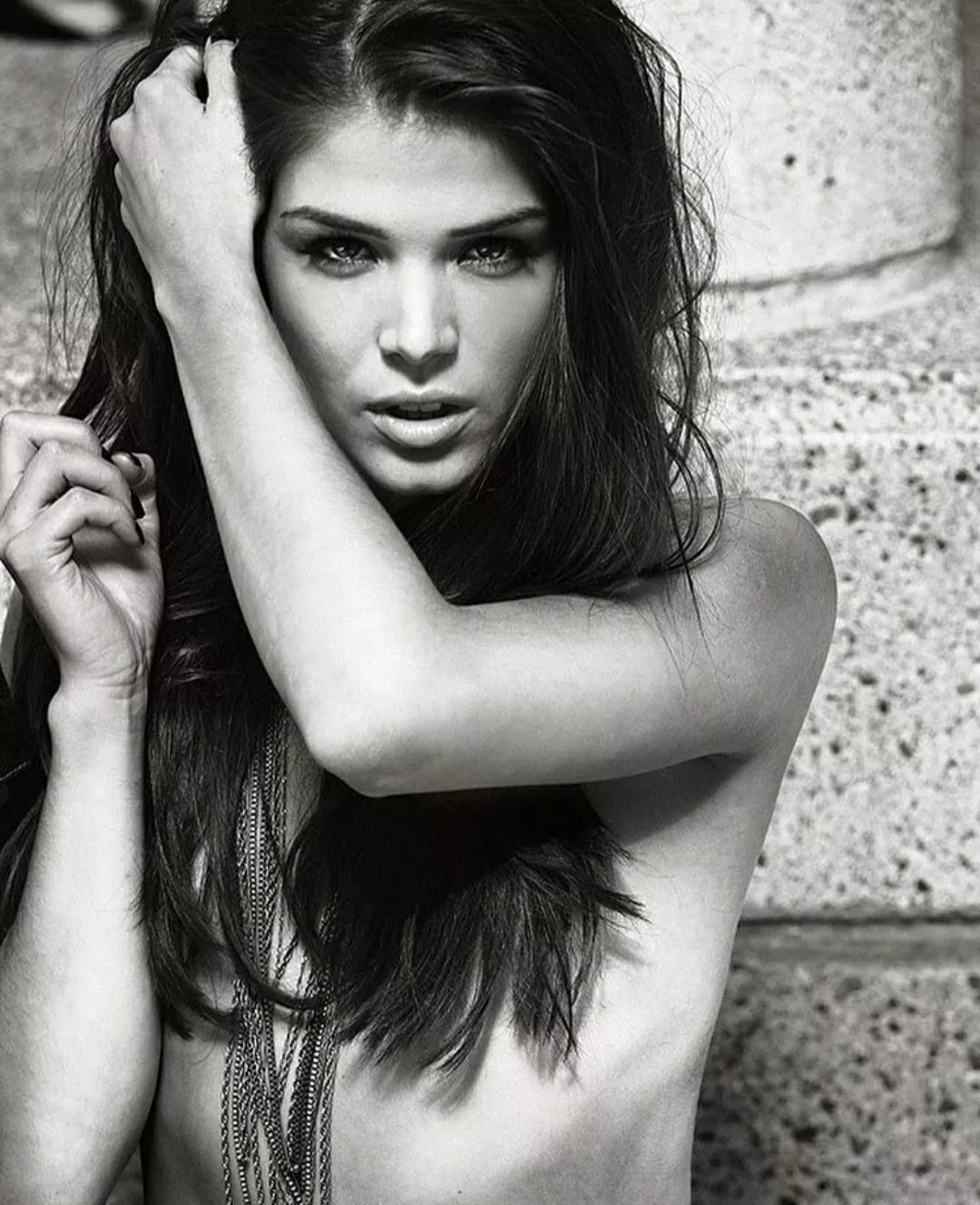 Marie avgeropoulos nude