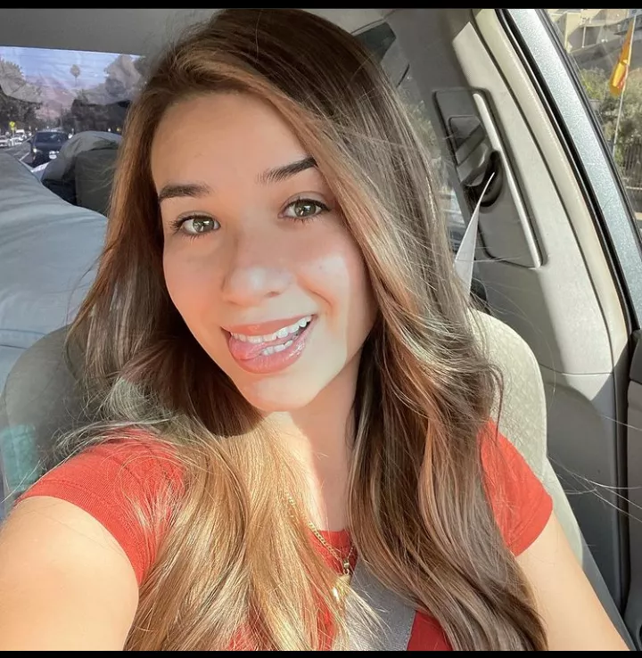 Married at 18. What should her gift be? Married at 18. What should her gift be?