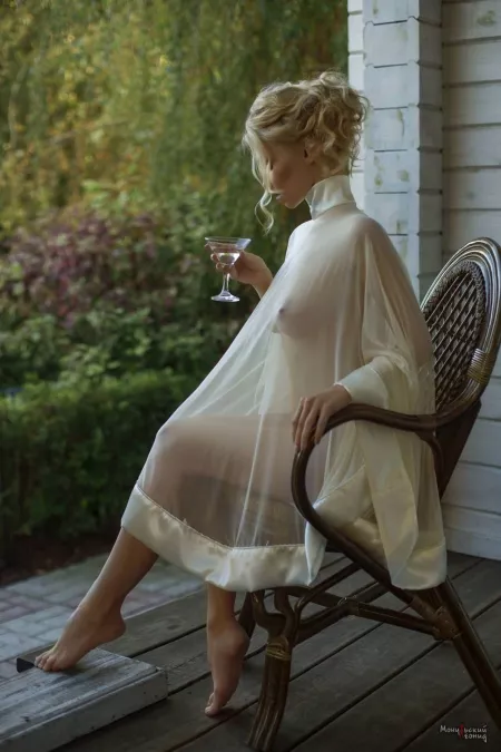 Martini (x-post /r/seethru) Martini (x-post /r/seethru)