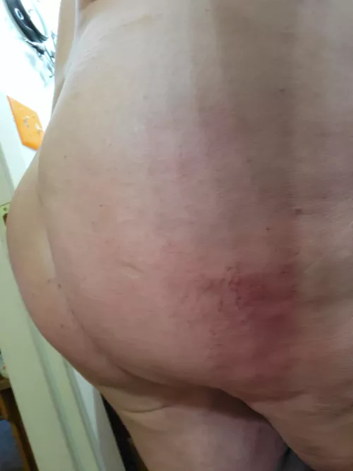 Master owes me spankings for being a good girl. He couldn't come see me today. So, what's a subby girl to do? I did it myself with his leather paddle.