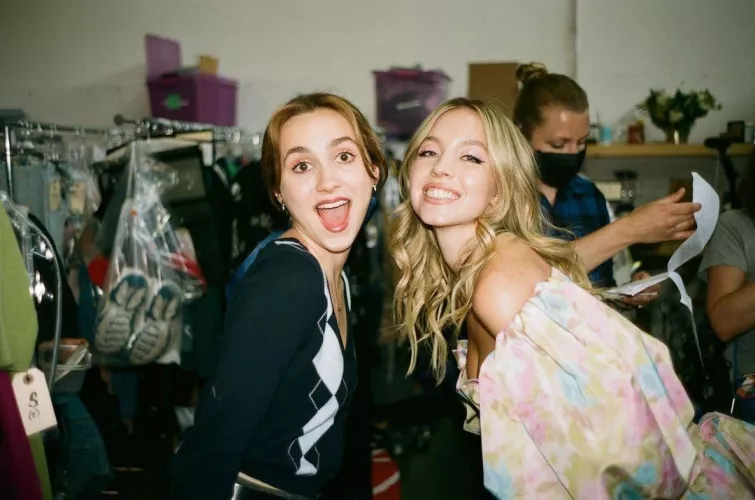Maude Apatow and Sydney Sweeney Maude Apatow and Sydney Sweeney