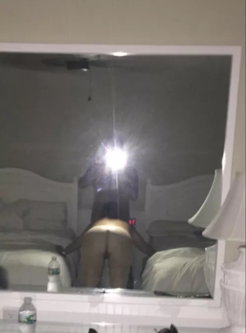 Maybe next time we would get someone to join in. What happens in Vegas stays in Vegas, right? 🧍‍♂️👫