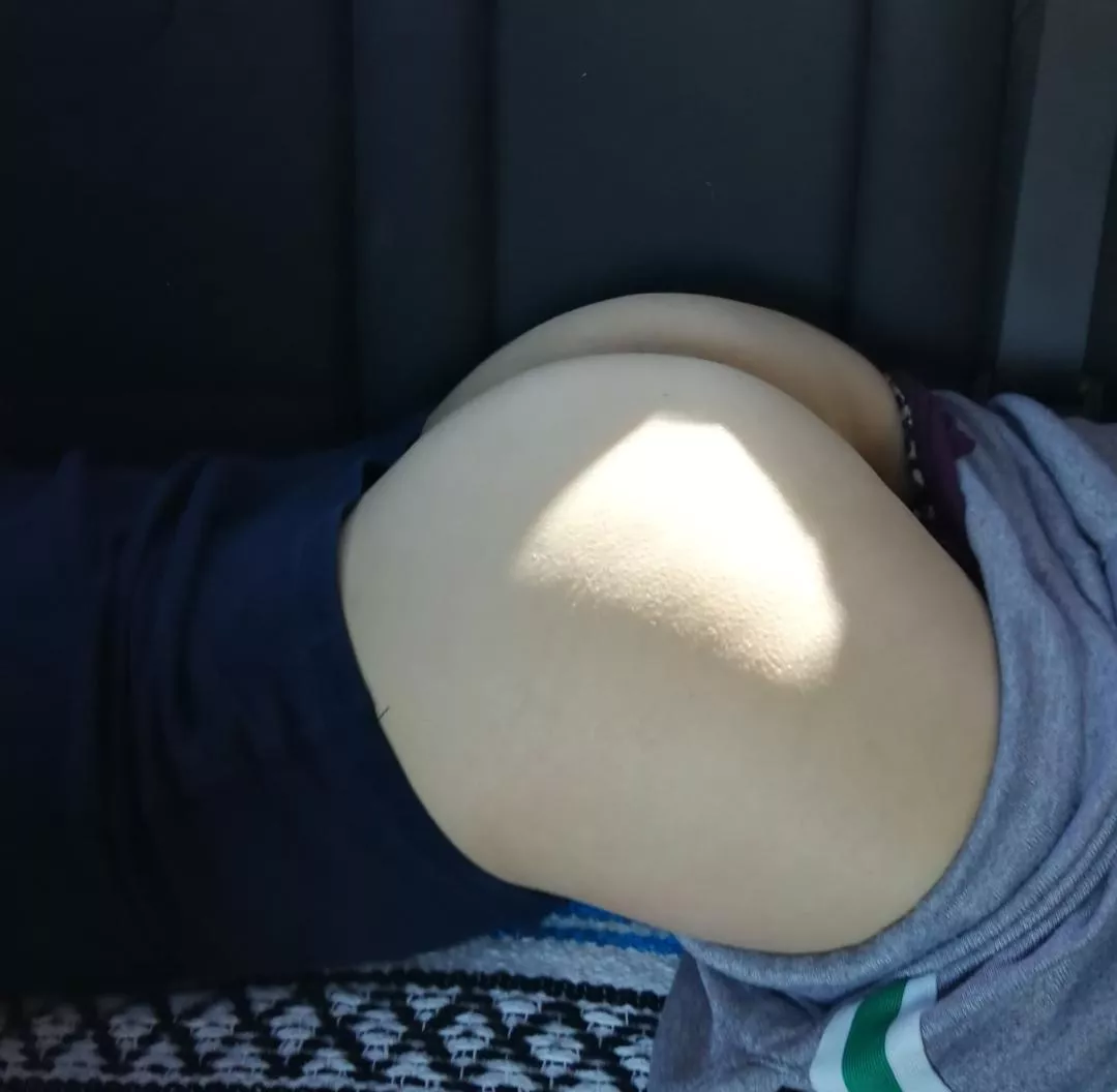 Me tome esta foto en mi carro!! 😆🍑🍑 Les gusta? You like?