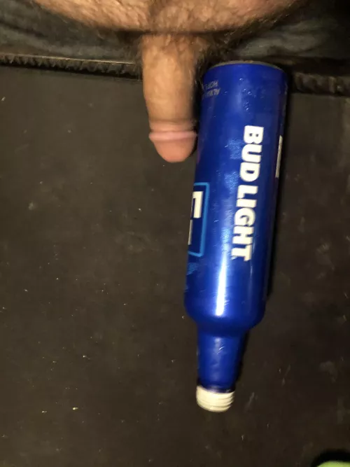 Me vs a bud light can 😂😂