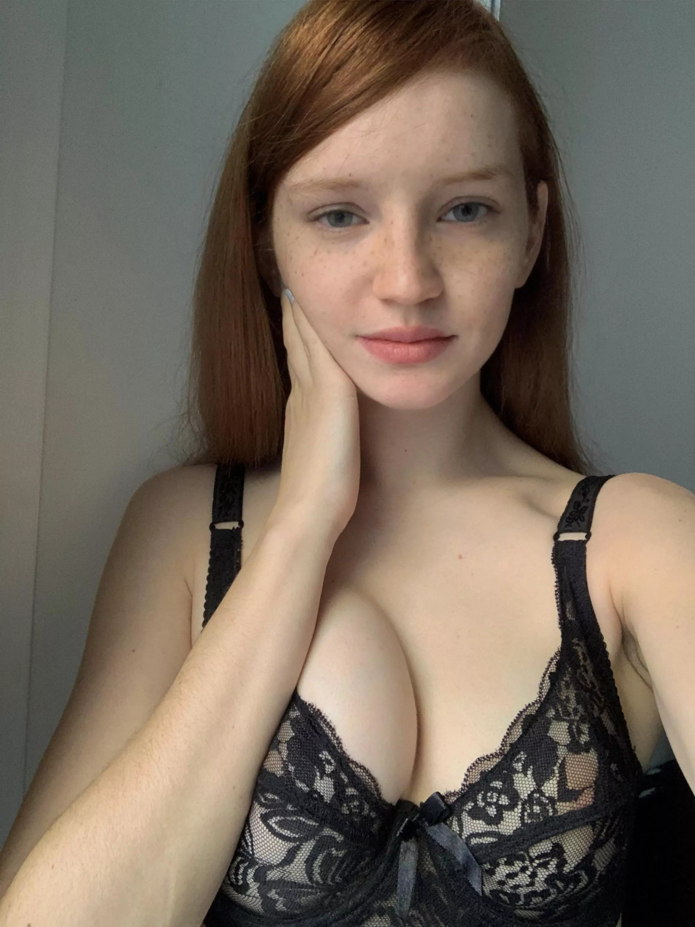 Me wearing my favorite lace braπ€ Me wearing my favorite lace braπ€