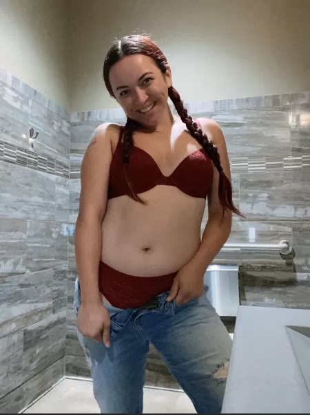 Meet me in the bathroom? π