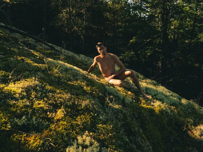 Meet me in the woods tonight 🎶 Meet me in the woods tonight 🎶