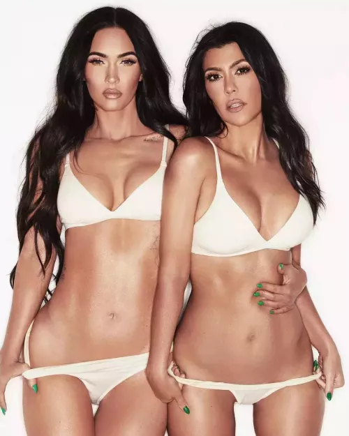 Megan Fox and Kourtney Kardashin oh my 😋🥰 Megan Fox and Kourtney Kardashin oh my 😋🥰