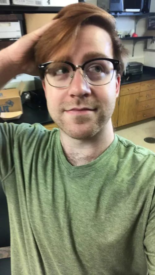 Merry Christmas! 🎄 Looking for gaming buddies on PC! If anyone wants to play, send me a DM