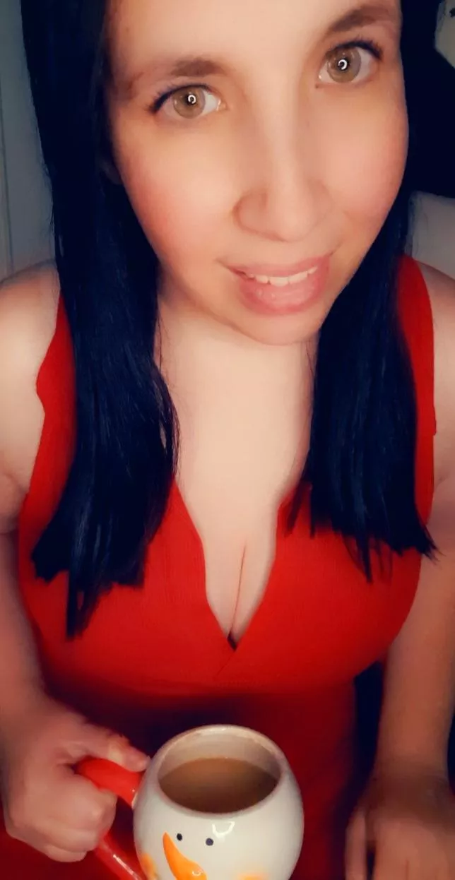 Merry Christmas lovelies 🎄💋 keeping it classy with just a bit of cheek 😜