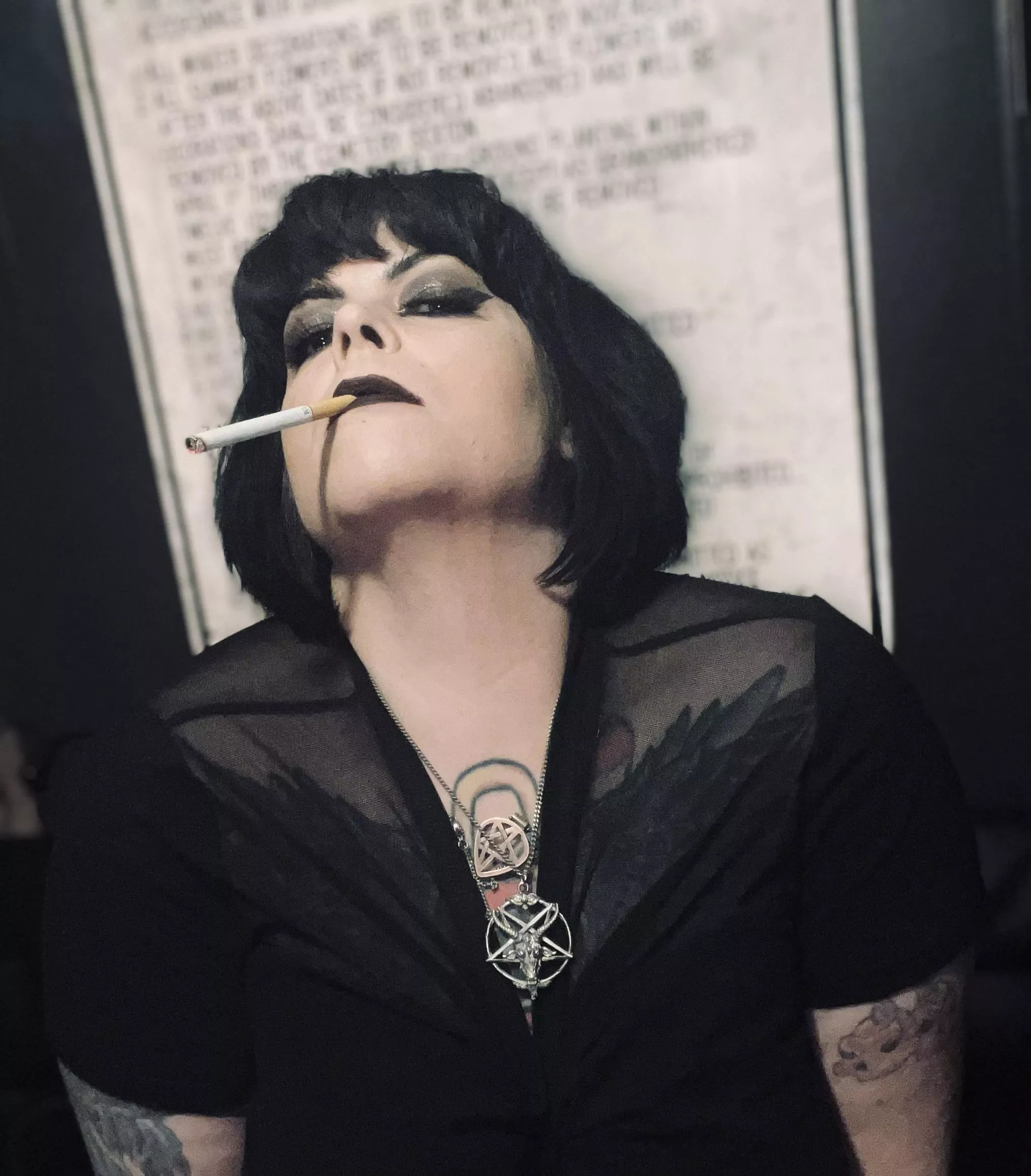 Mesh and chains🖤🚬🔥