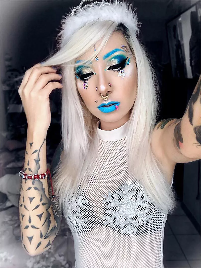 Mesh Shirt And Blue Lips Mesh Shirt And Blue Lips