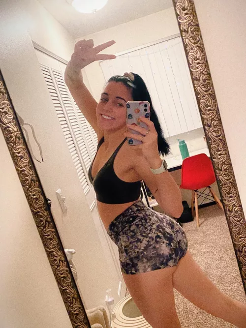 Message me if you wanna see more ππ
