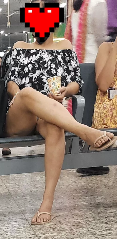 Met this hottie damn I'm in love with her sexy thighs..ππ€€
