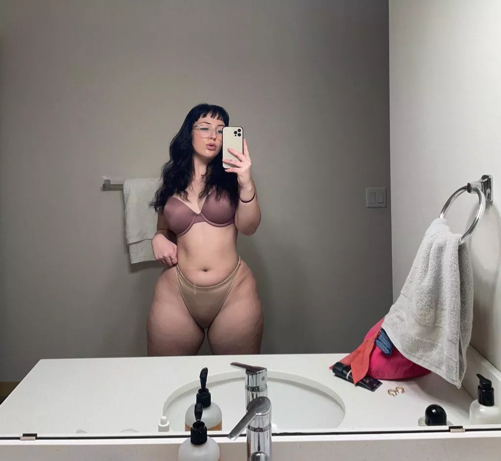 Mewtwo thighs Mewtwo thighs