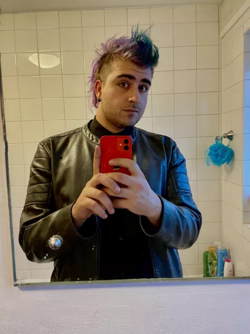 MFW I buy hairspray and it says strong hold and then it actually is strong hold and not just a lie MFW I buy hairspray and it says strong hold and then it actually is strong hold and not just a lie