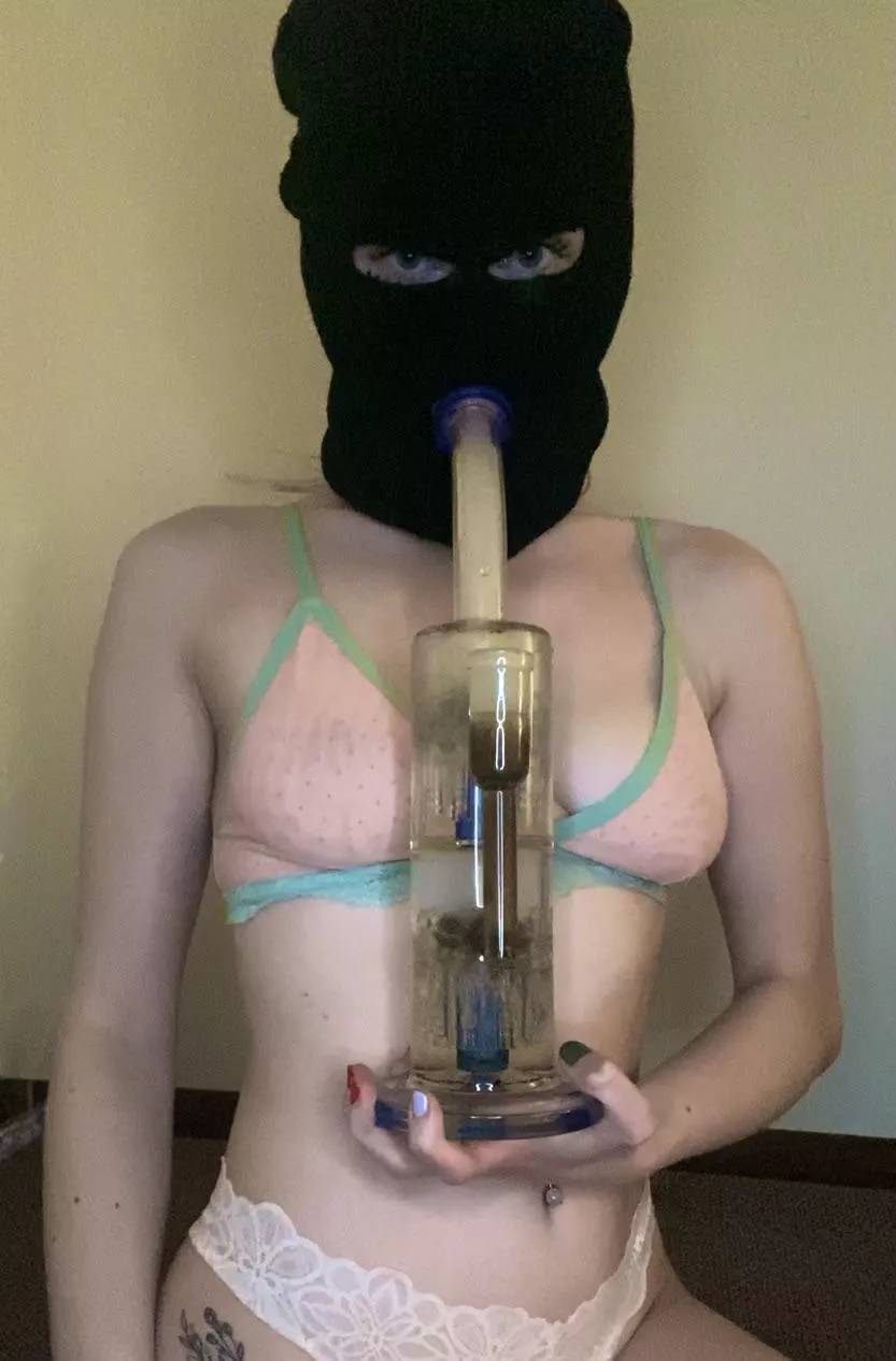 Mid sesh and I look at you like this, what do you do😮‍💨