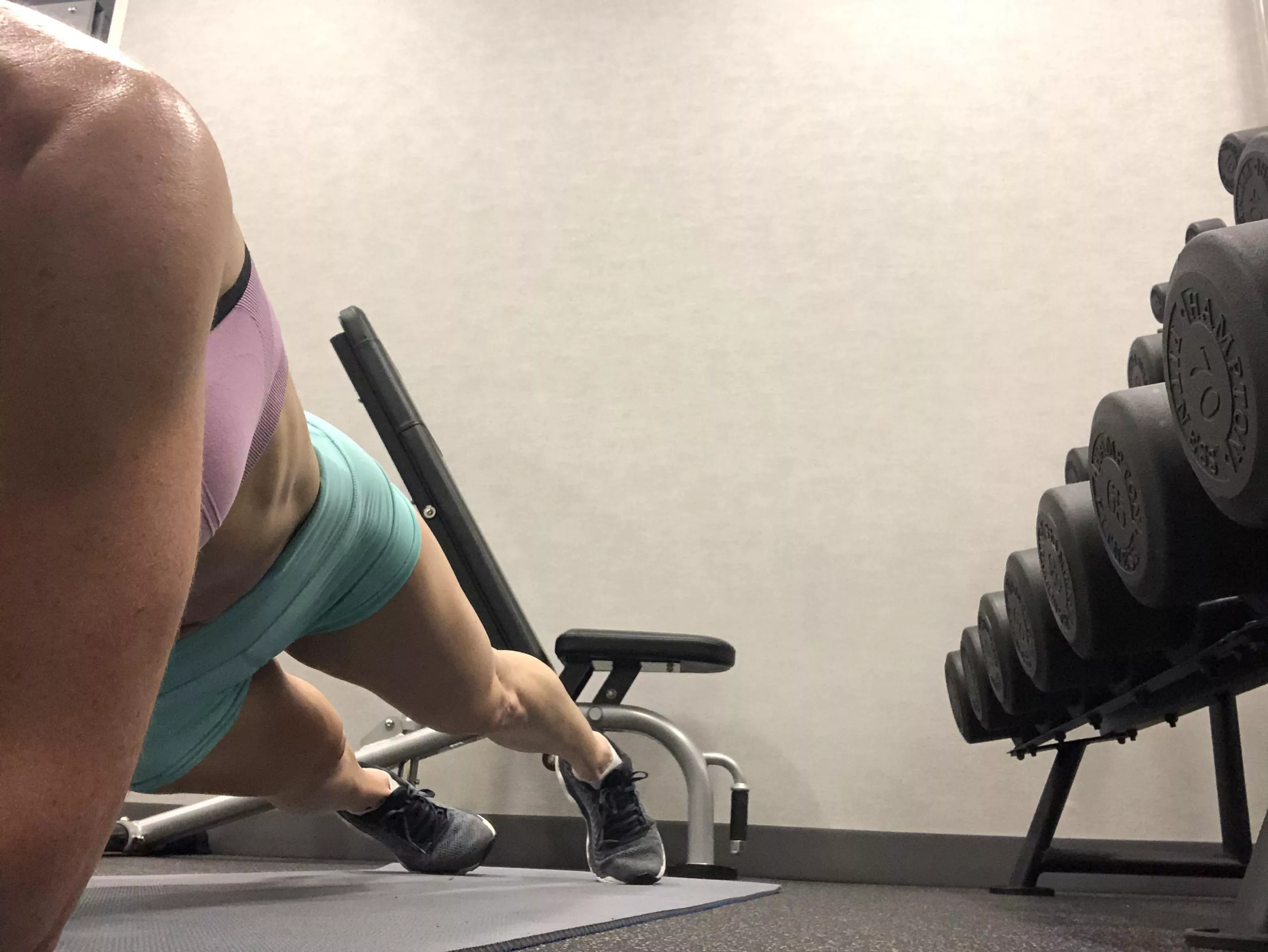 Mid-hip-dip my obliques are on fire