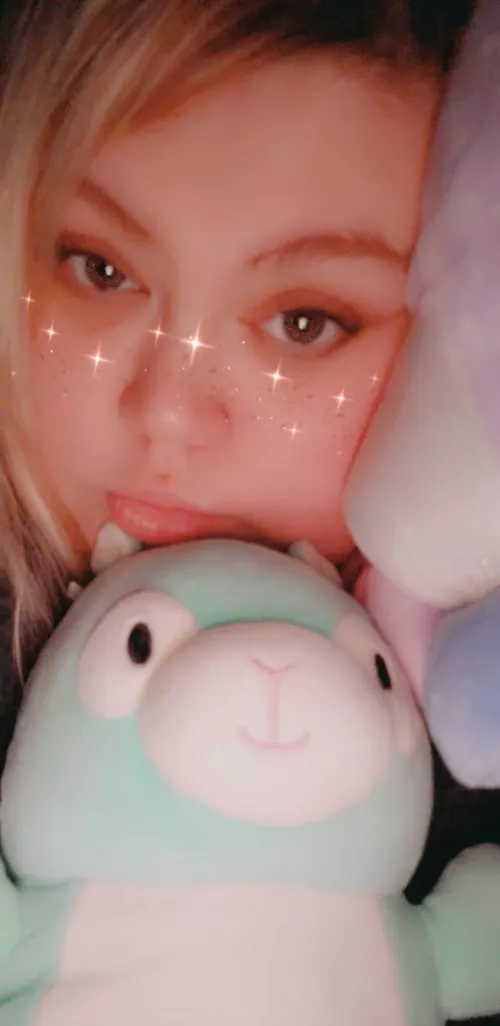 Migraine has me feeling icky and sleeeppyyyyyy :c