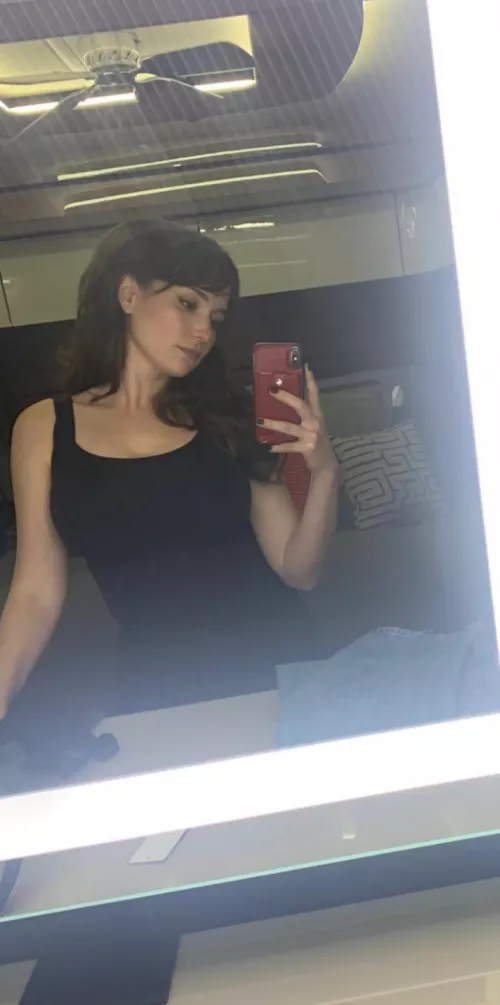 Milana Vayntrub Milana Vayntrub