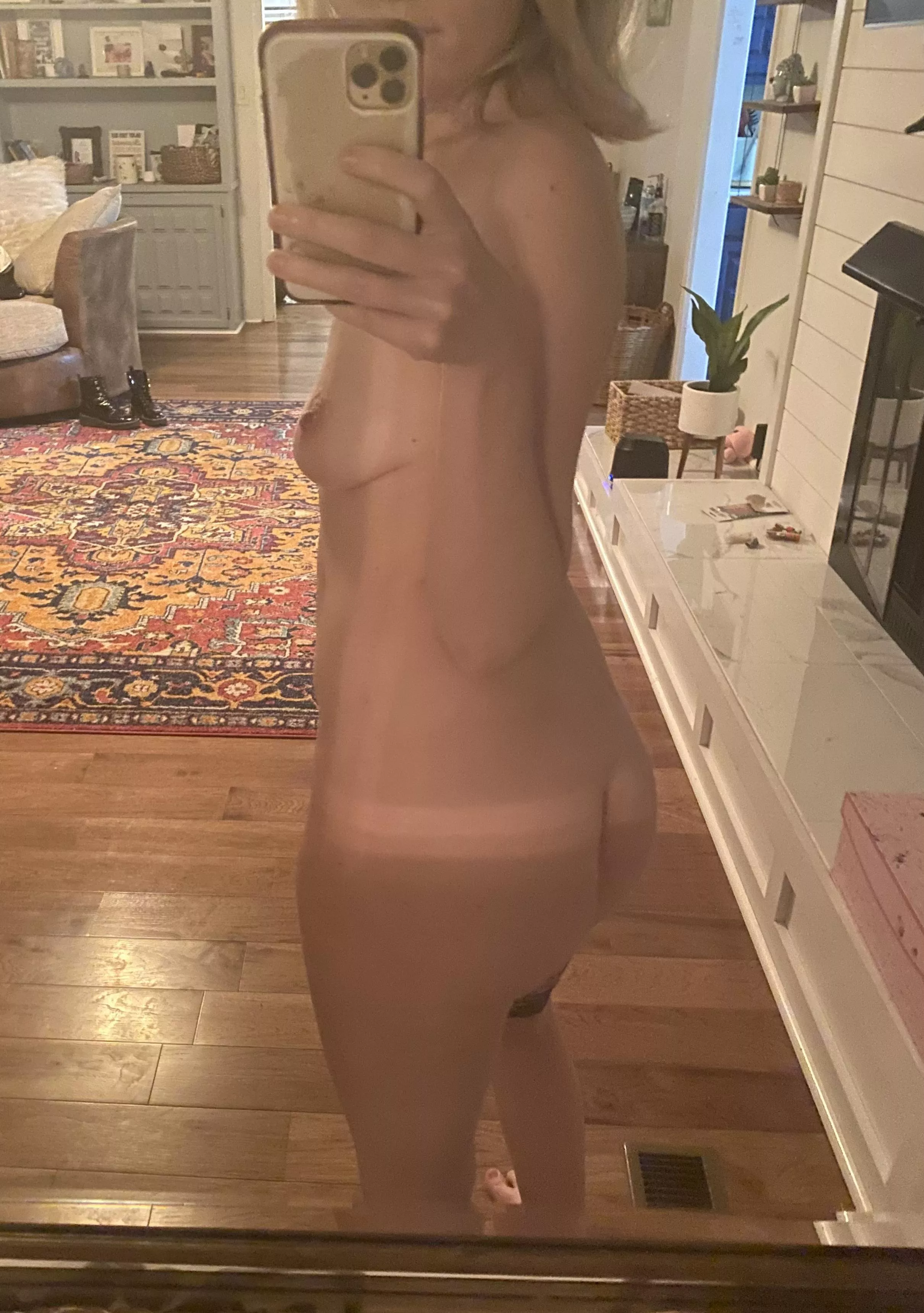 Milf booty and tits, 38, 135 lbs, 5’8